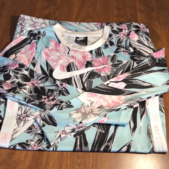 Gorgeous Topaz Mist Nike Dress Size Large - Picture 12 of 12